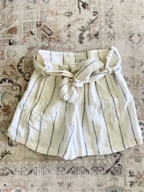 Aritzia Wilfred Linen Paper bag Shorts
